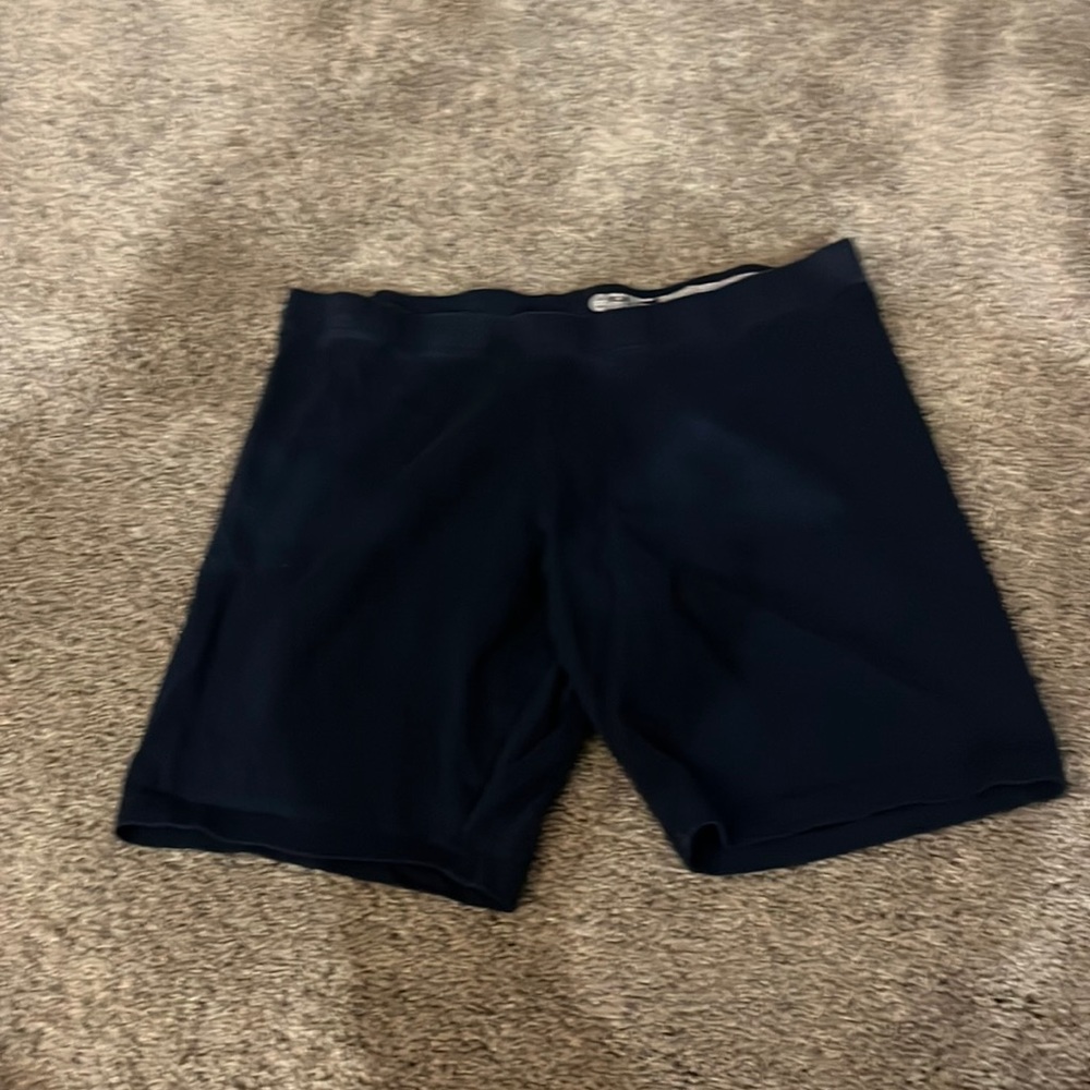 i’m selling navy blue shorts